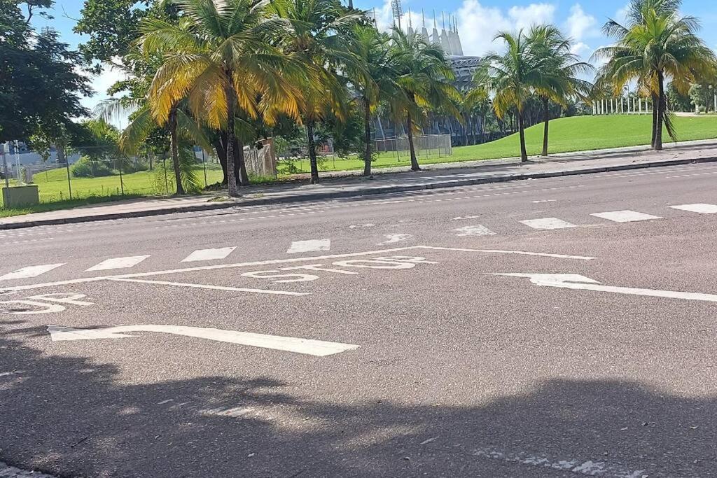 Budget & Basic In Local Neighborhood, 7Min Drive To Downtown Nassau Beach Paradise Apartment Bagian luar foto
