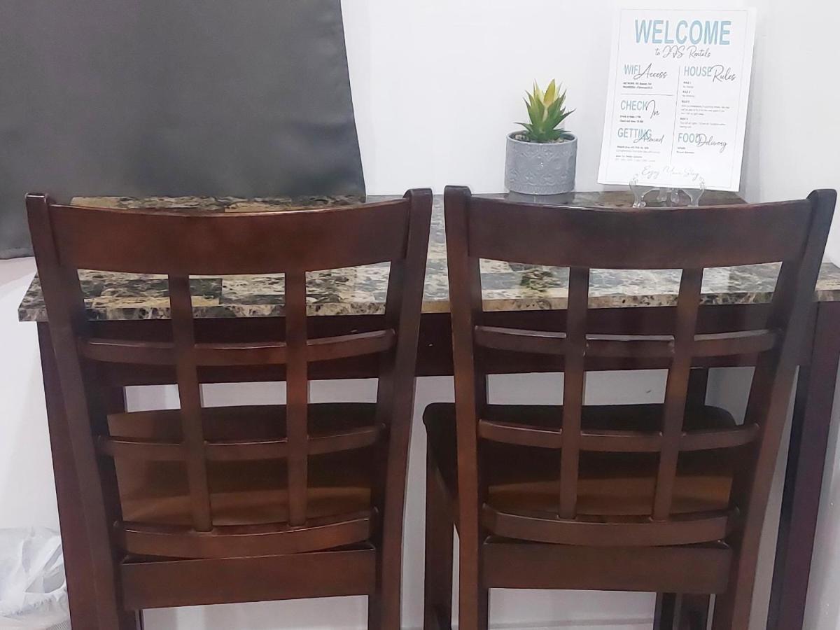 Budget & Basic In Local Neighborhood, 7Min Drive To Downtown Nassau Beach Paradise Apartment Bagian luar foto
